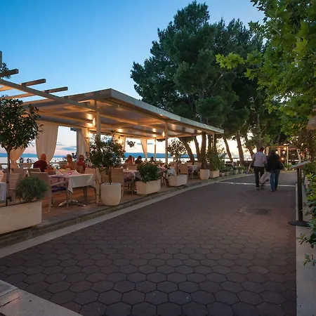 Maritimo Szálloda Makarska