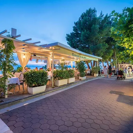Maritimo 3* Makarska